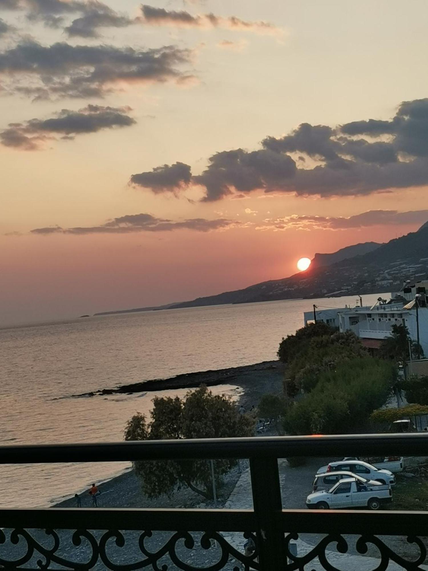 Stratos Sunset House Lägenhet Koutsourás Exteriör bild